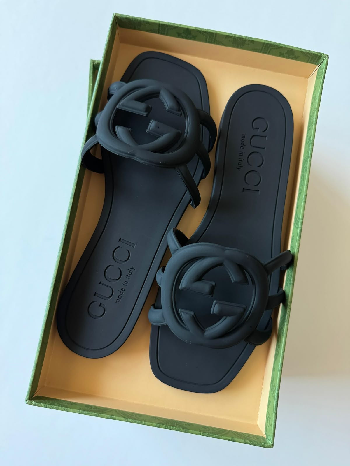 GUCCI WOMEN'S INTERLOCKING G SLIDE SANDAL