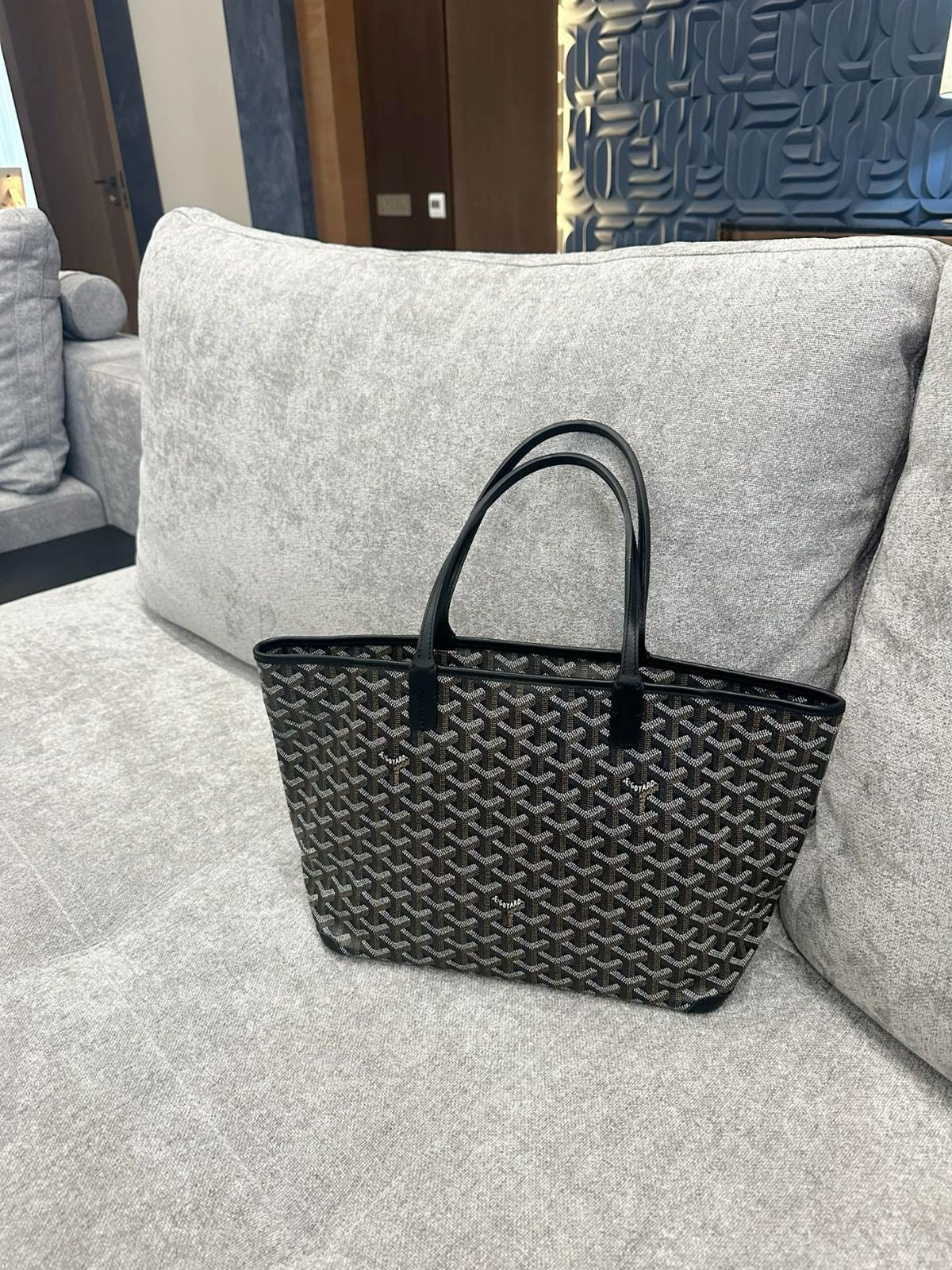 Goyard medium tote navy black