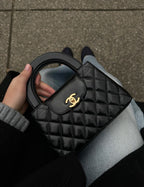 CHANEL
Small Kelly Black